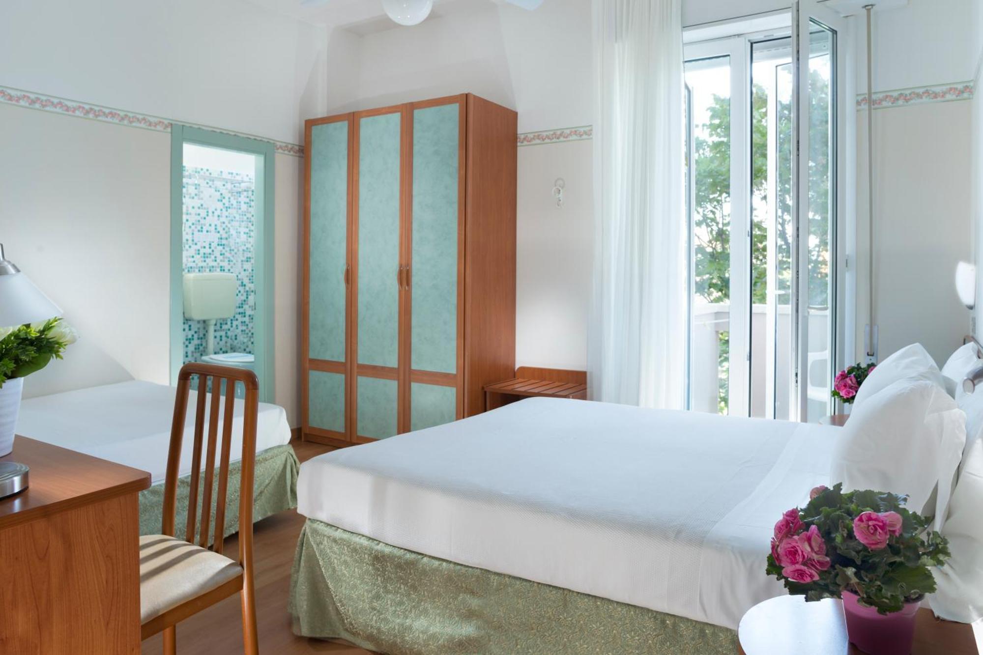 Hotel Sympathy Rimini Esterno foto