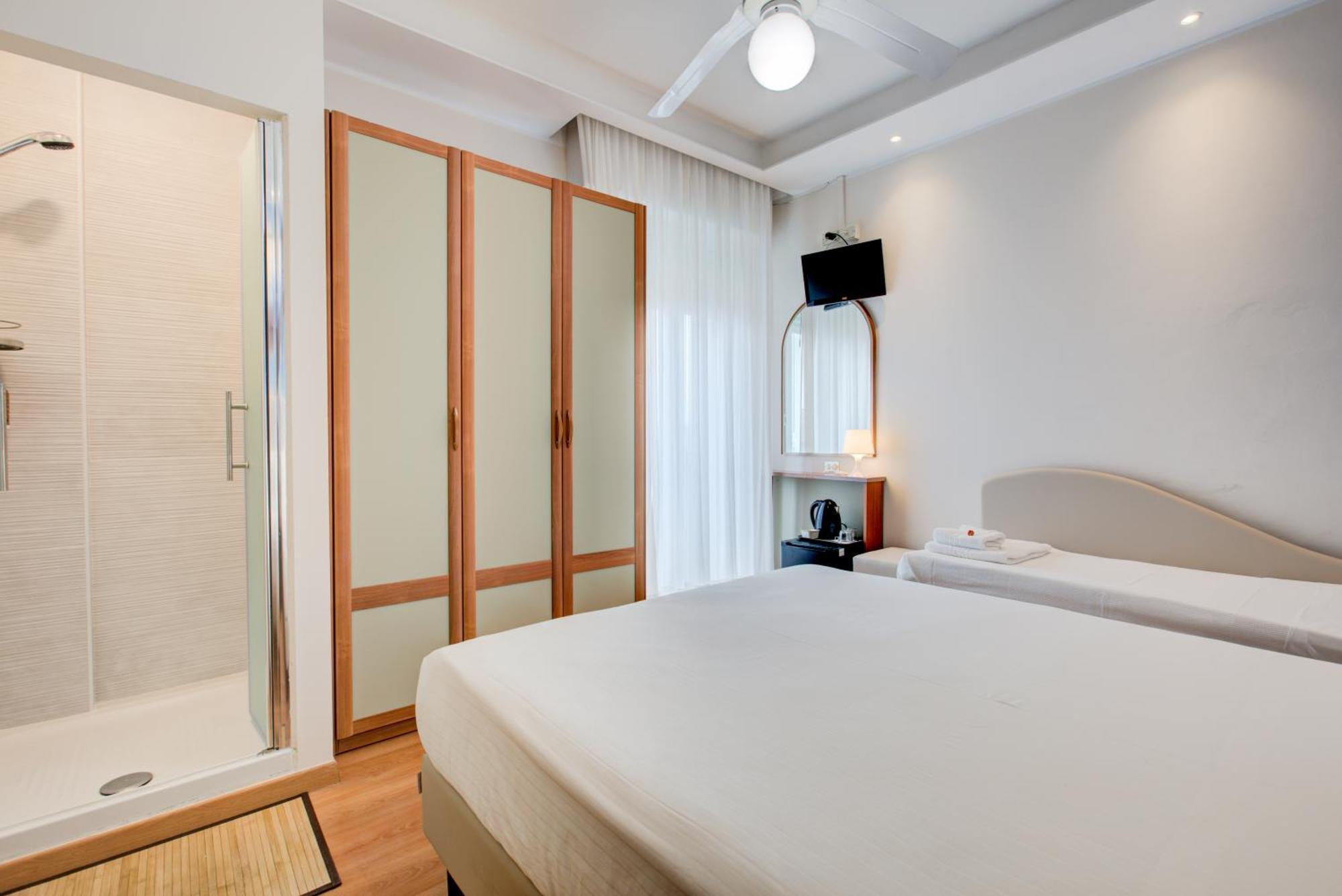 Hotel Sympathy Rimini Esterno foto