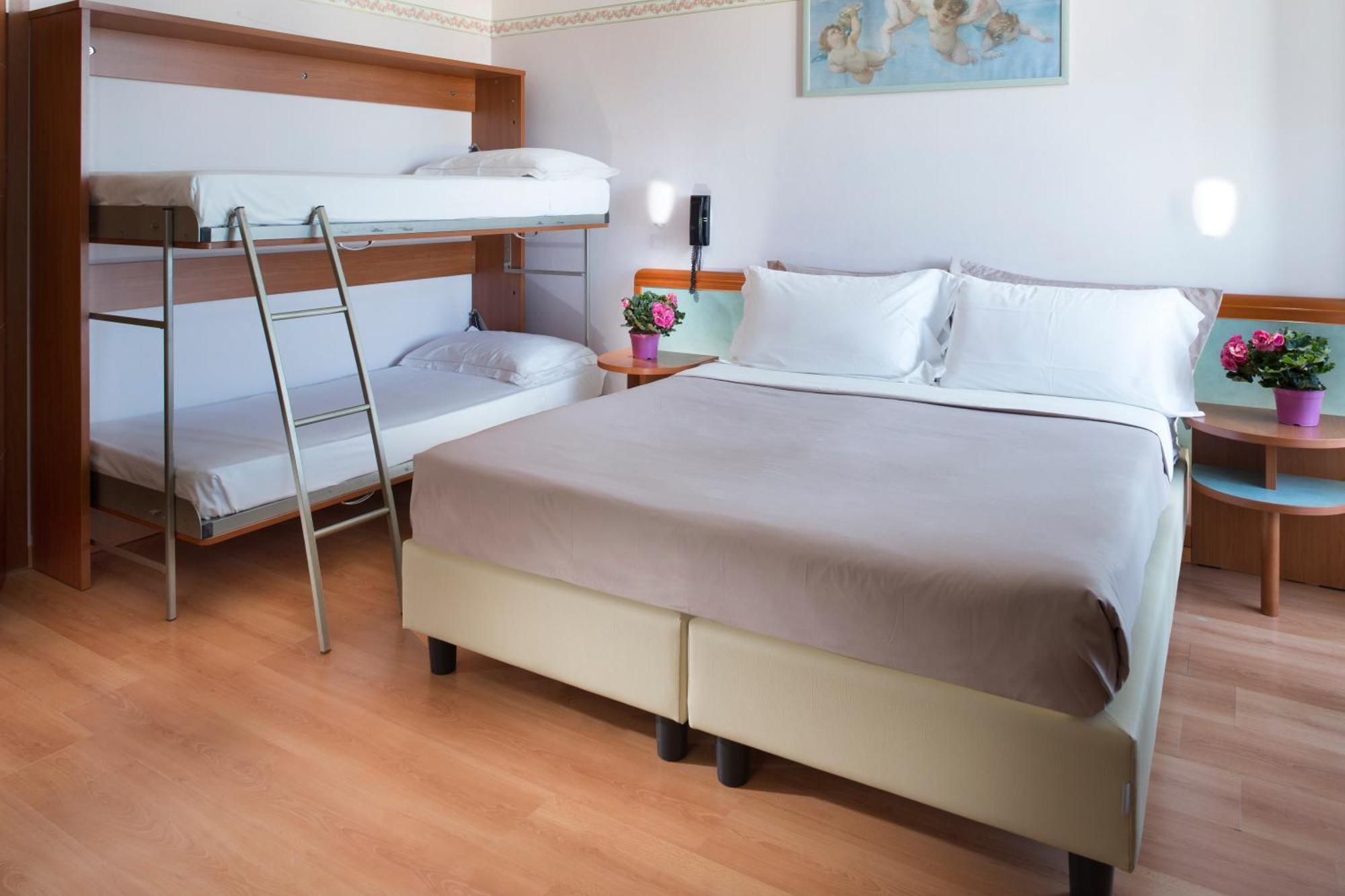 Hotel Sympathy Rimini Esterno foto