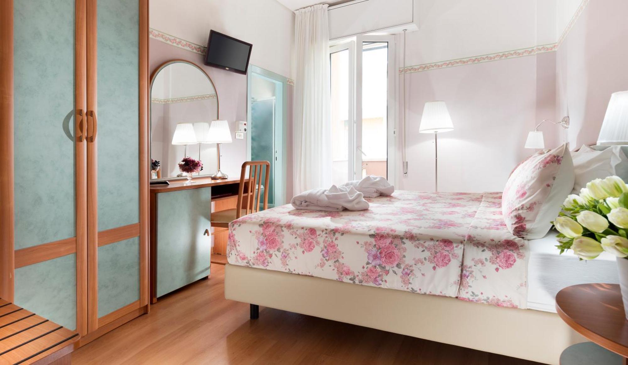 Hotel Sympathy Rimini Esterno foto