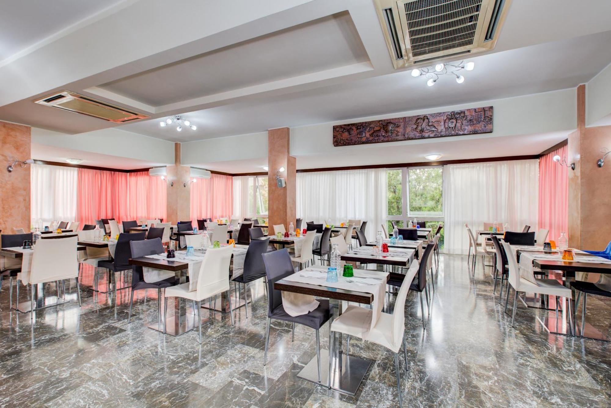 Hotel Sympathy Rimini Esterno foto
