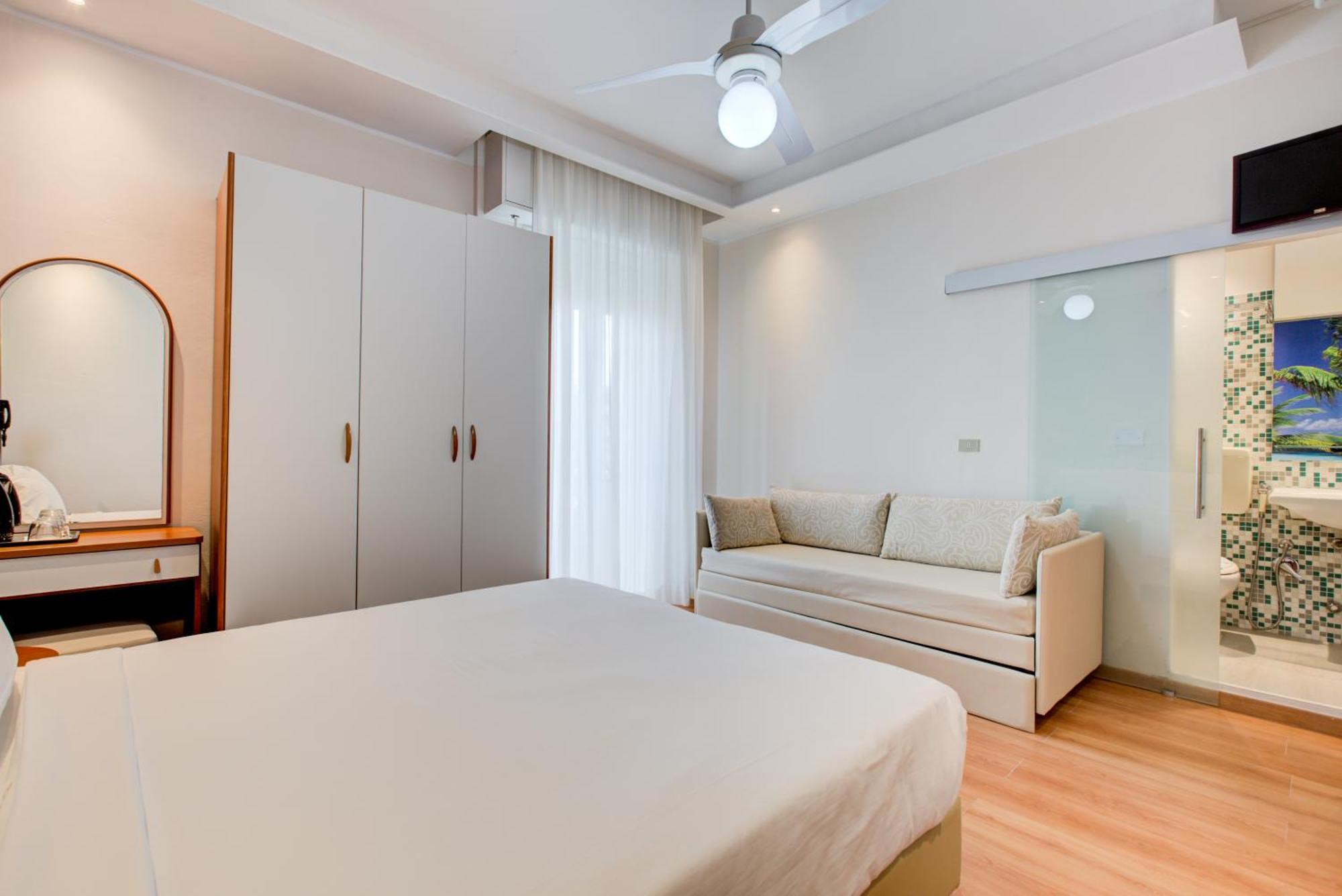 Hotel Sympathy Rimini Esterno foto