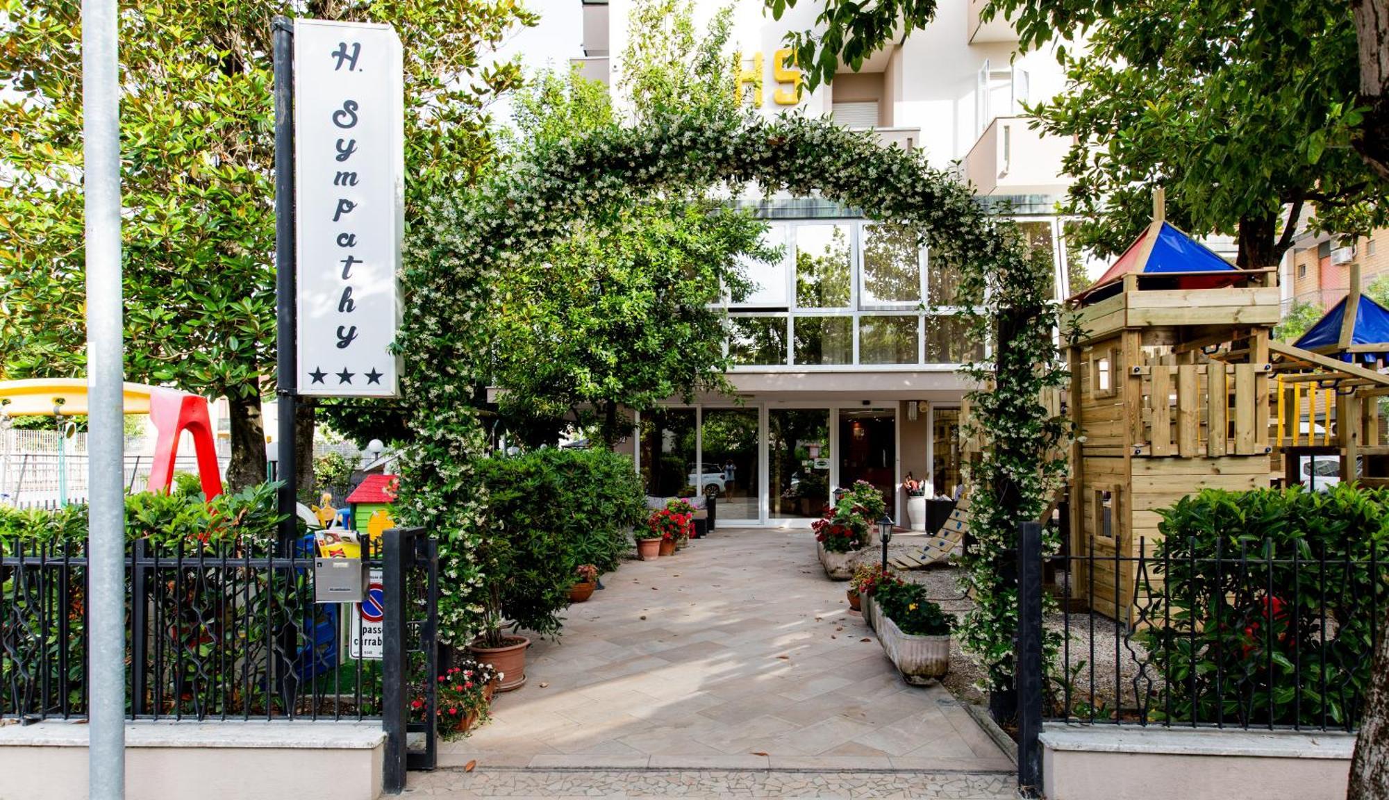 Hotel Sympathy Rimini Esterno foto