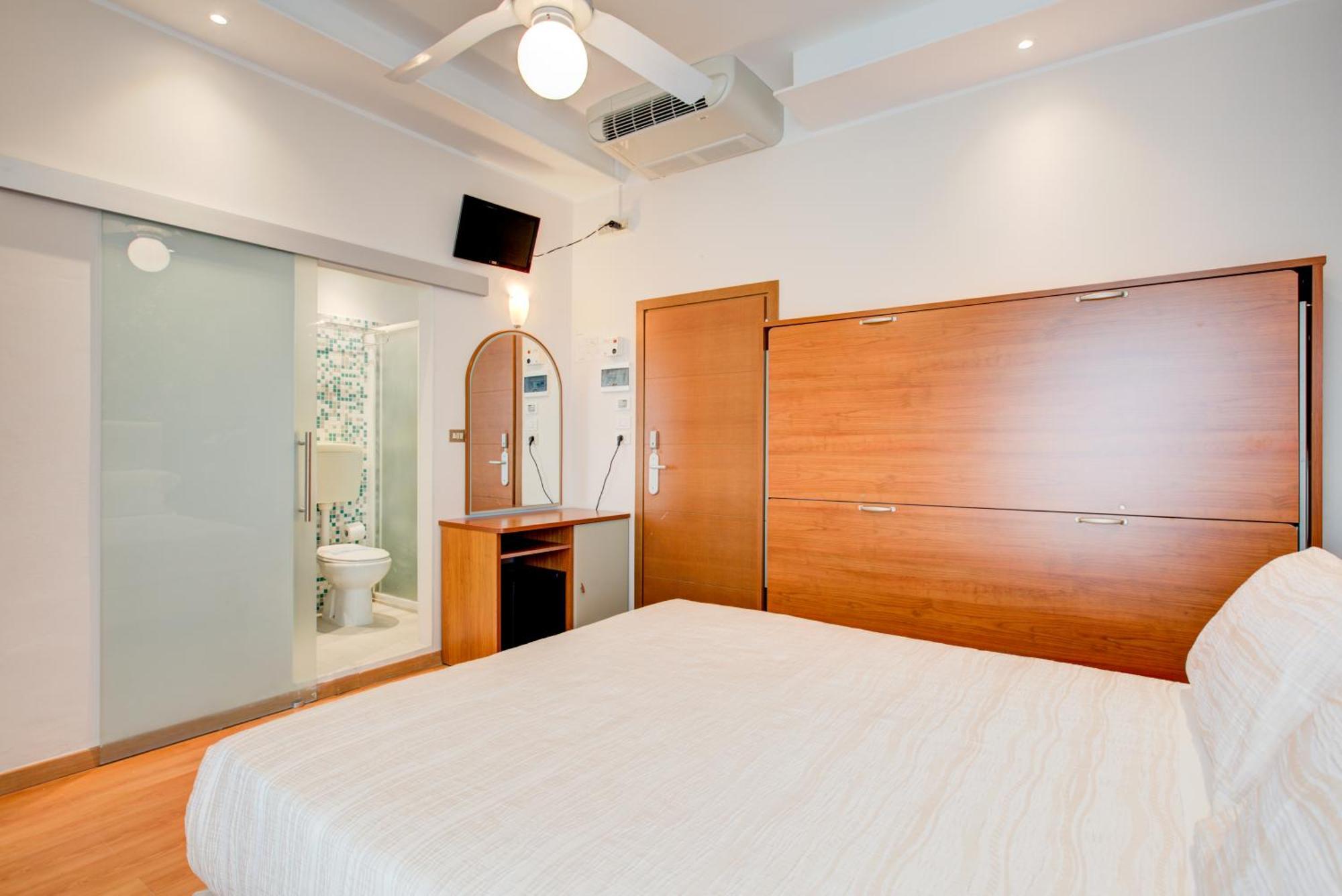 Hotel Sympathy Rimini Esterno foto