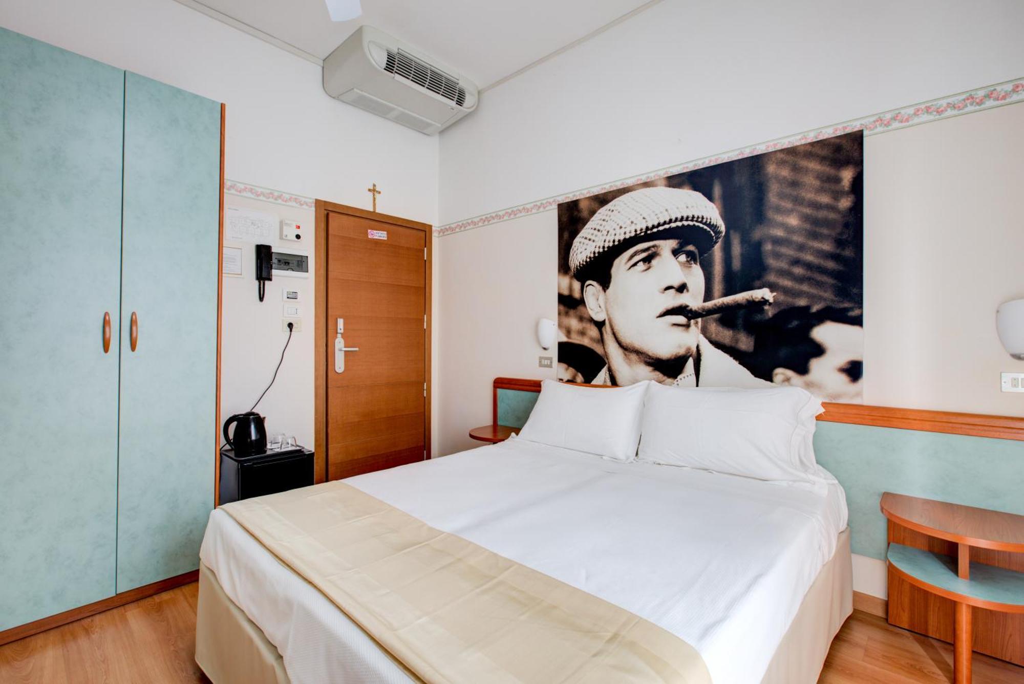 Hotel Sympathy Rimini Esterno foto