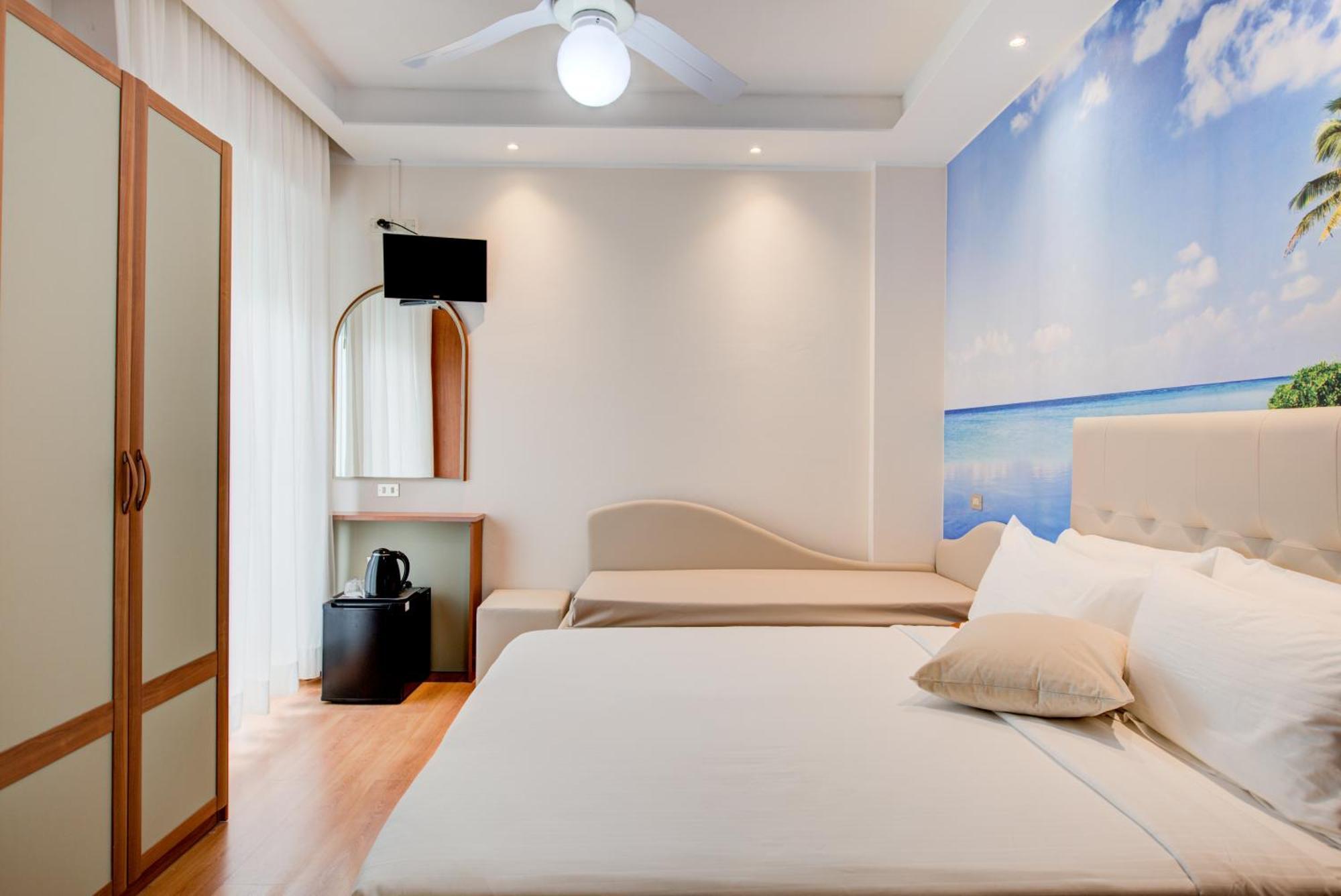 Hotel Sympathy Rimini Esterno foto