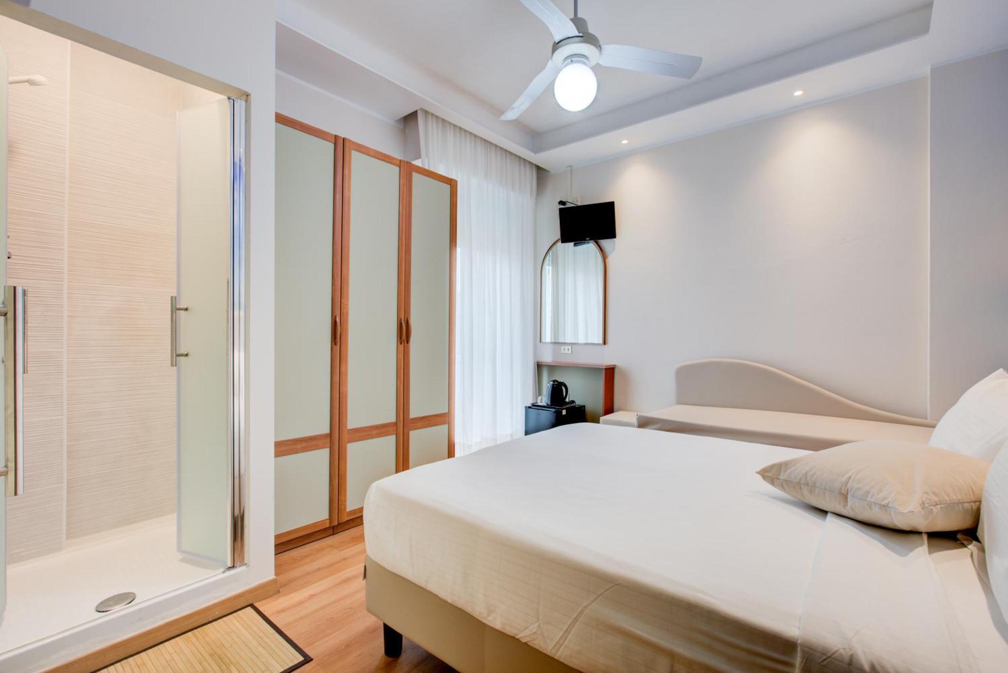 Hotel Sympathy Rimini Esterno foto